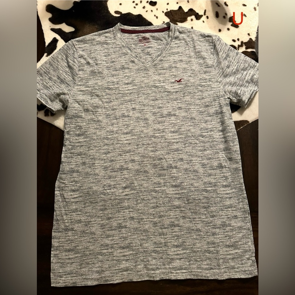 Hollister V Neck Must Have Shirt Sz. S Heathered Grey